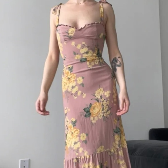 Reformation Nikita Dress in Gwenyth - Picture 8 of 8